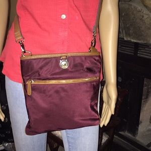Authentic MICHAEL KORS (Crossbody bag)